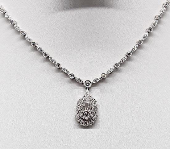 КОЛЬЕ  из белого золота с бриллиантами