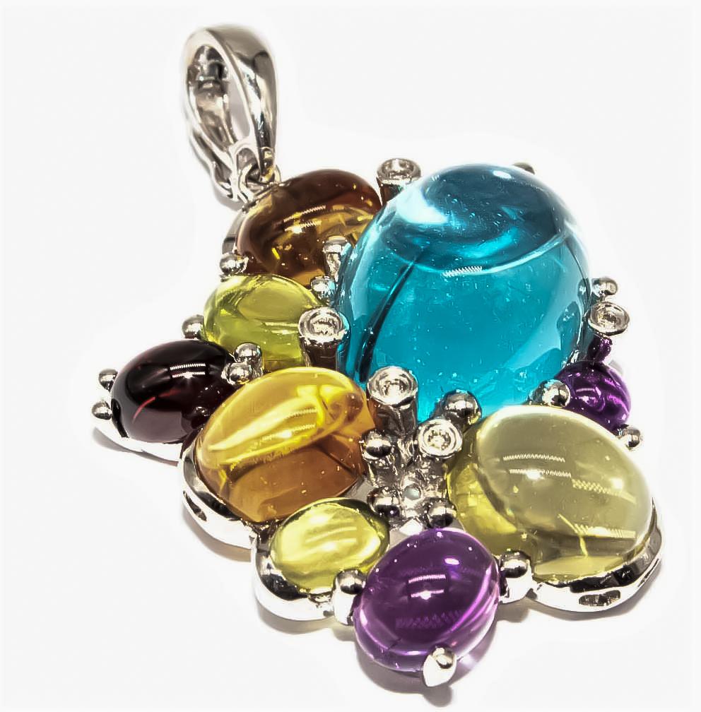 Кулон  с цветными камнями