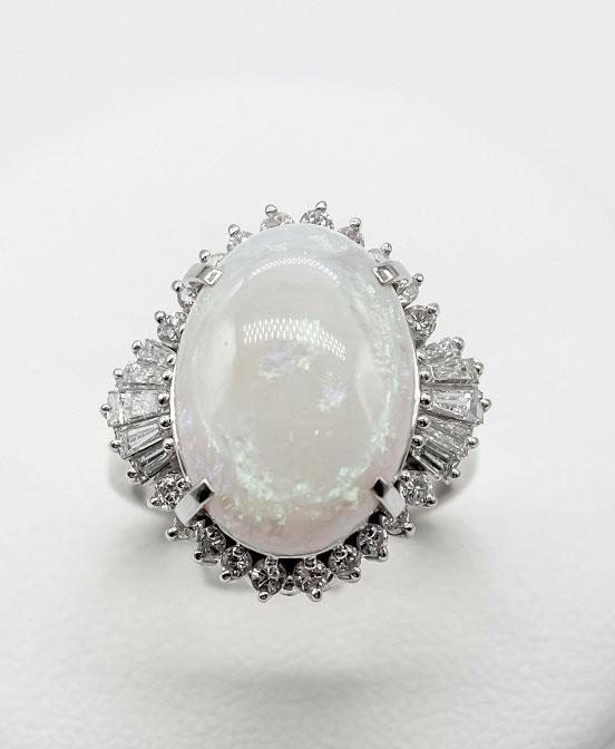 Кольцо с опалом