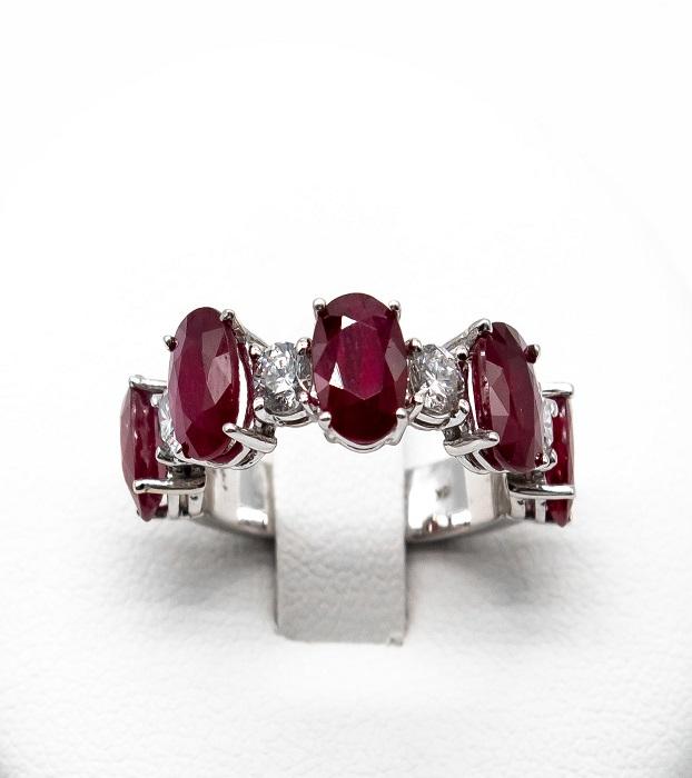 Кольцо с рубинами