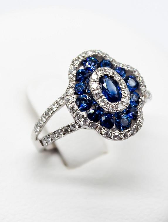 Кольцо с сапфирами