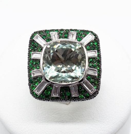 Кольцо с драгоценными камнями 