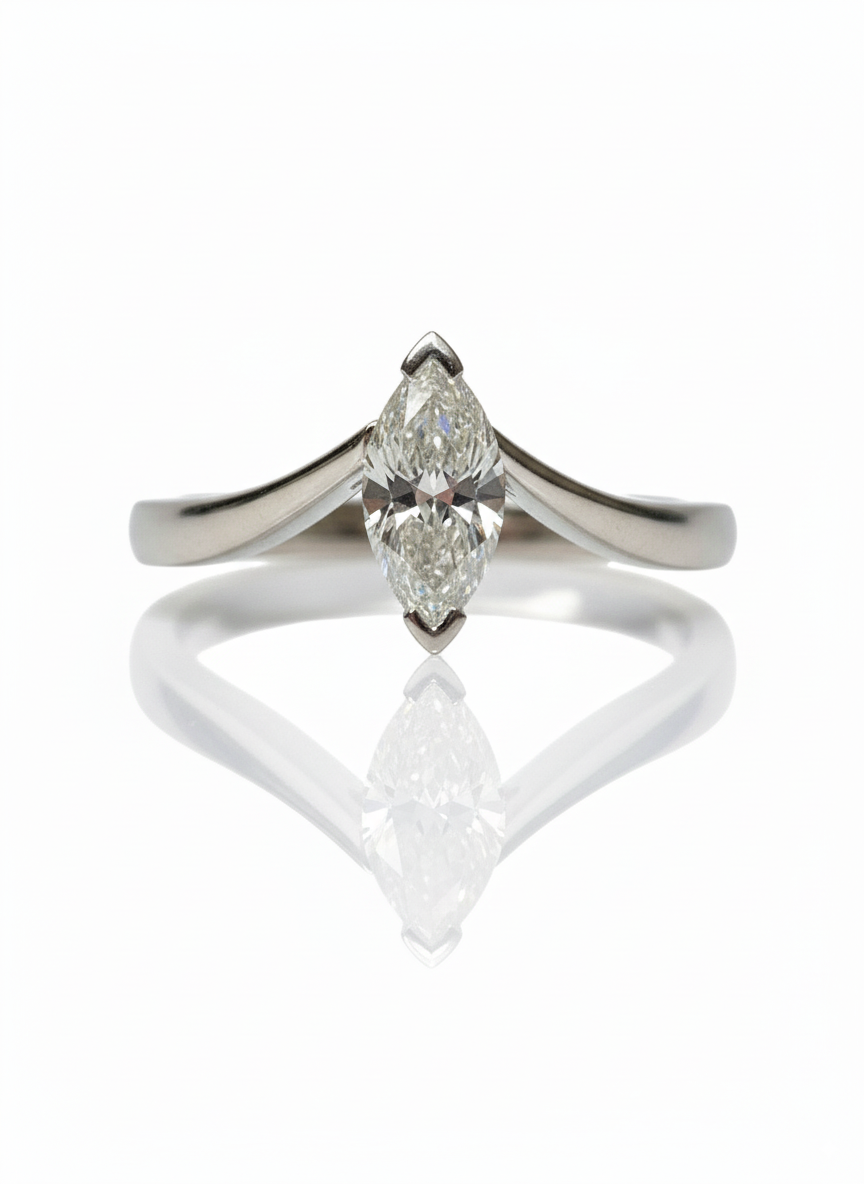 Платиновое полвочное кольцо от  DAMIANI